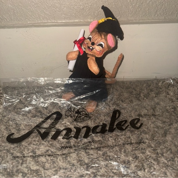 Annalee Graduation Mouse - Picture 2 of 2
